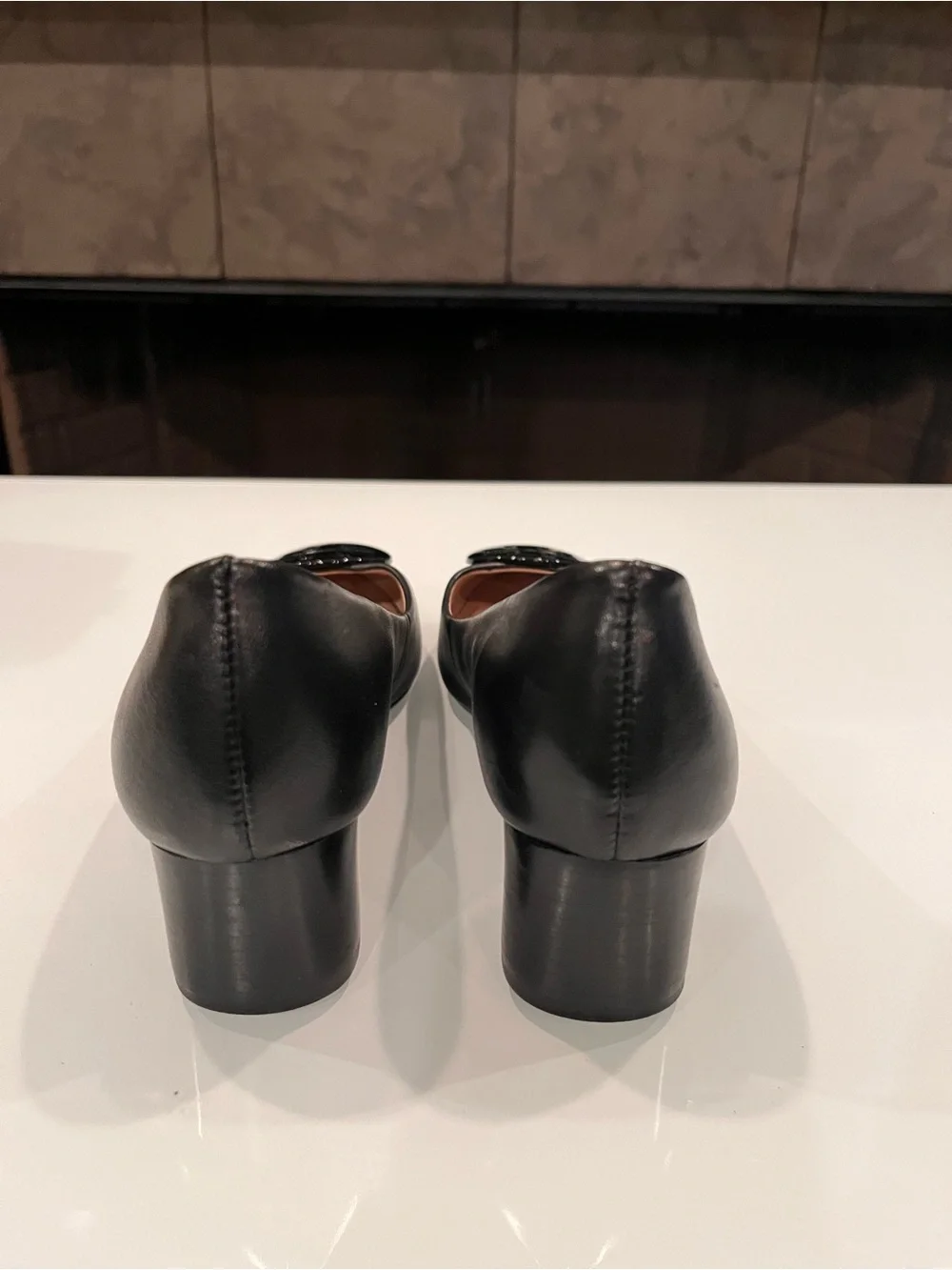 Tory Burch Black Leather Chelsea Block Heel Pumps Size 6.5